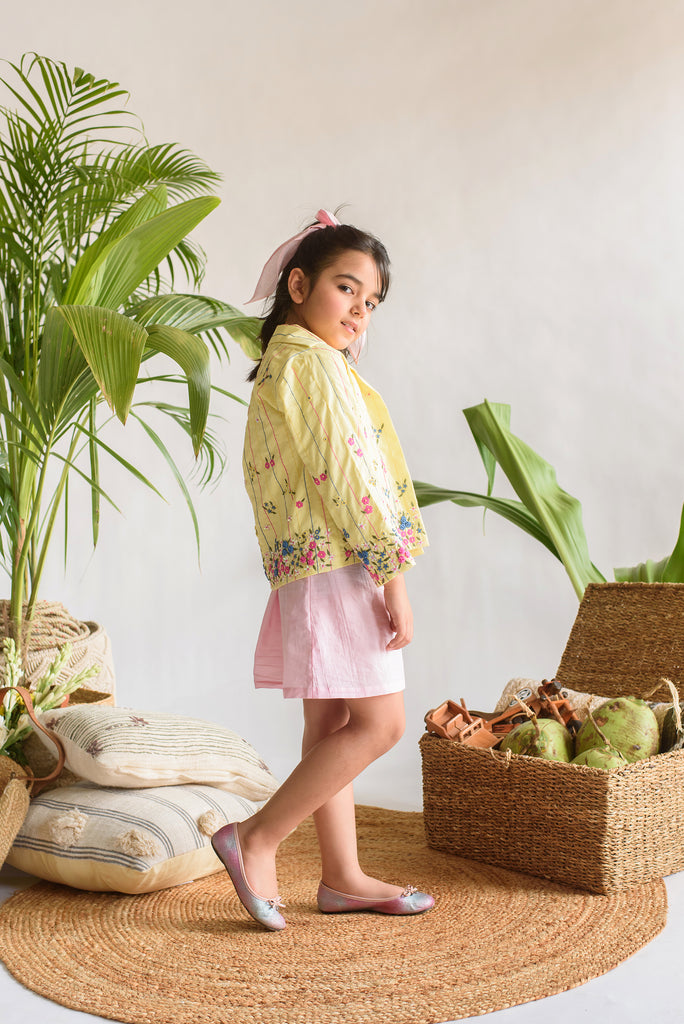 Floret Wheel is a Thread Embroidered Jacket For Girls.