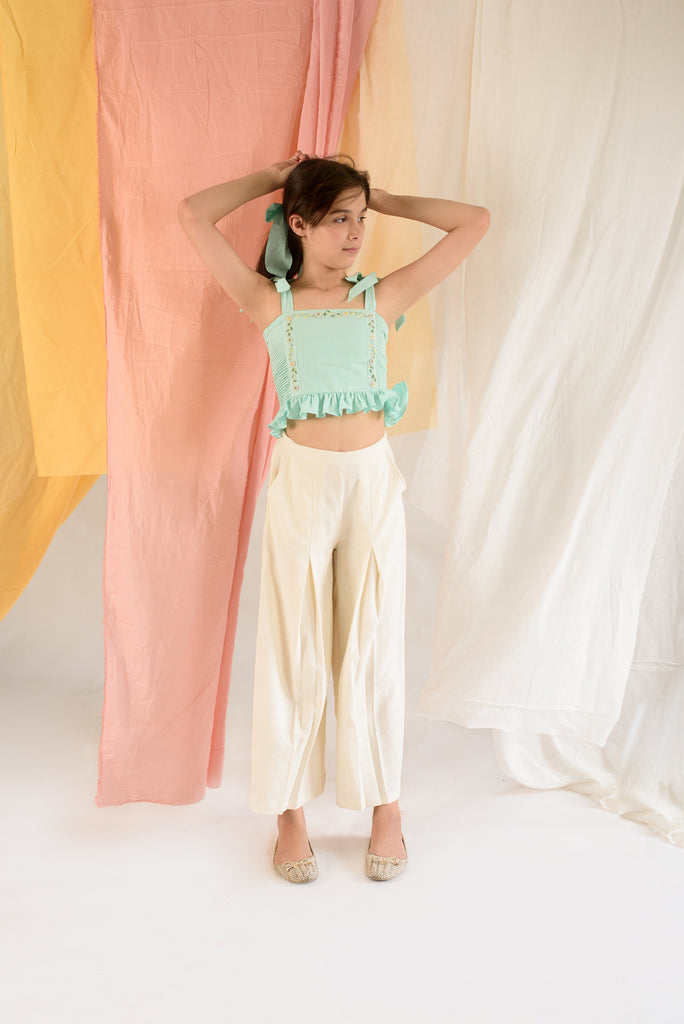 Lea Petiole is an Organic Cotton Crop Top For Girls.