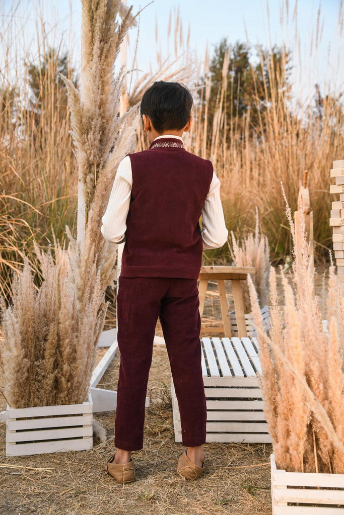 Arbor Troop is an Coordinate Organic Cotton Corduroy Fabric Material Sleeveless Jacket with Trousers for Boys.